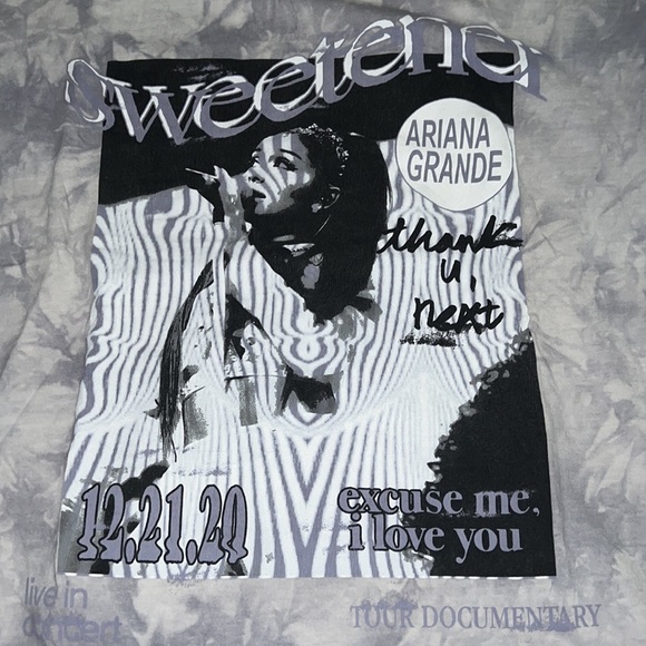 Ariana Grande Excuse Me I Love You T-Shirt - Picture 2 of 3